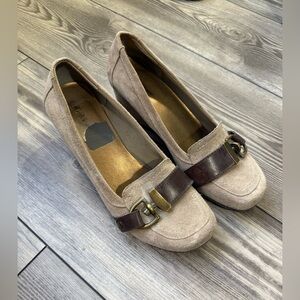 Kelly & Katie Taupe Suede Wedge Loafers Women’s Size 7.5